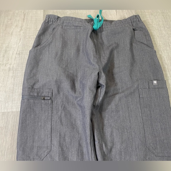 Gray Fig Scrub Pants Size Small - Picture 3 of 7
